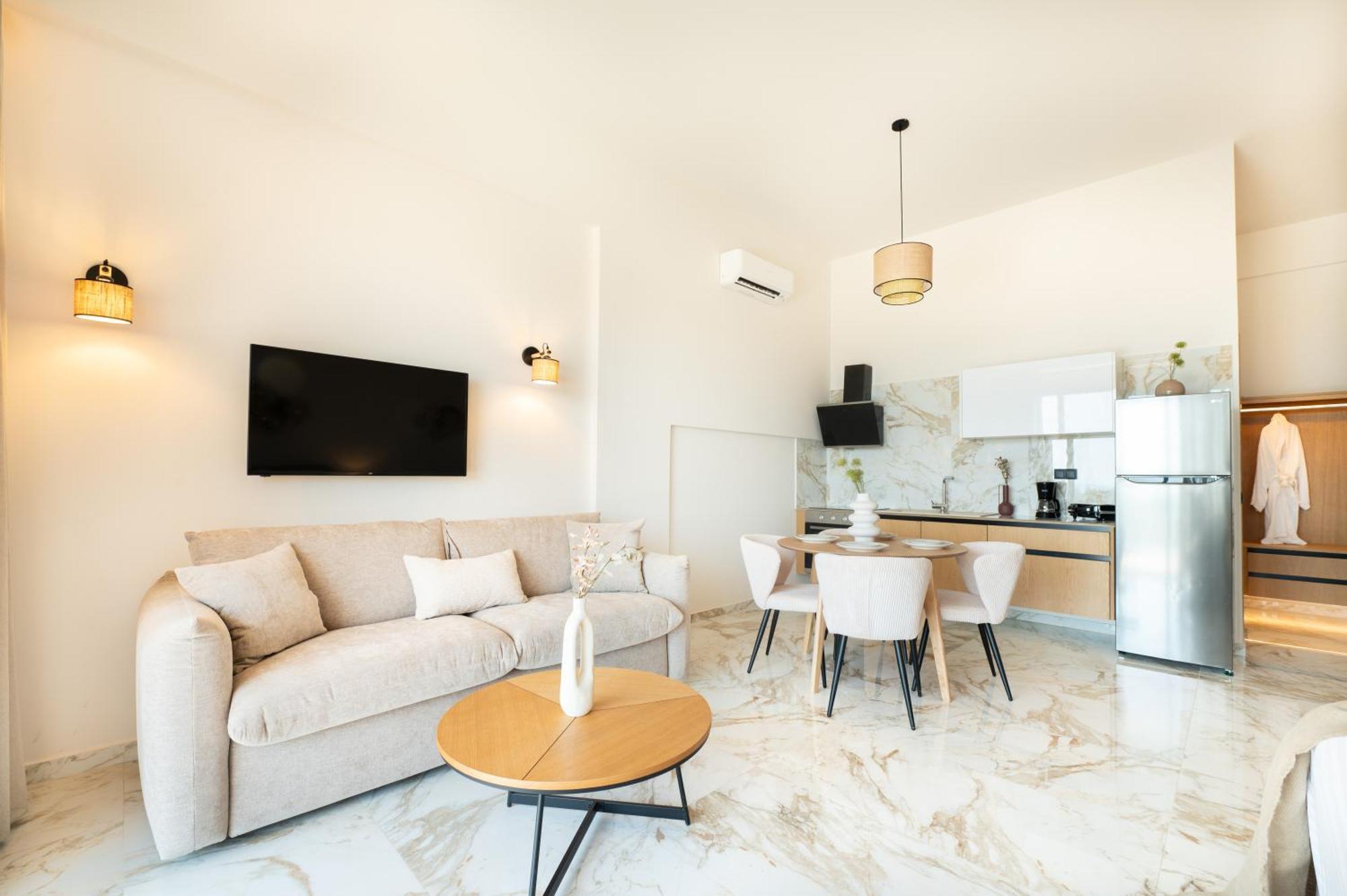 Petradi Suites Каламата Екстериор снимка