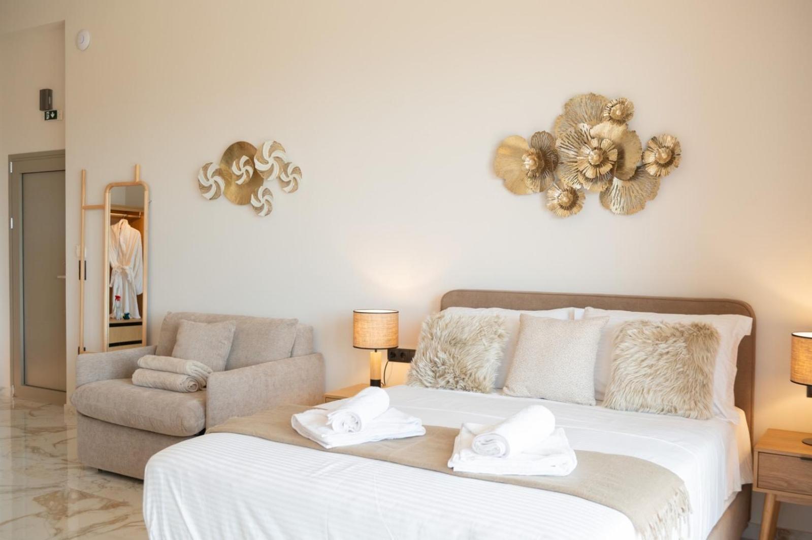 Petradi Suites Каламата Екстериор снимка