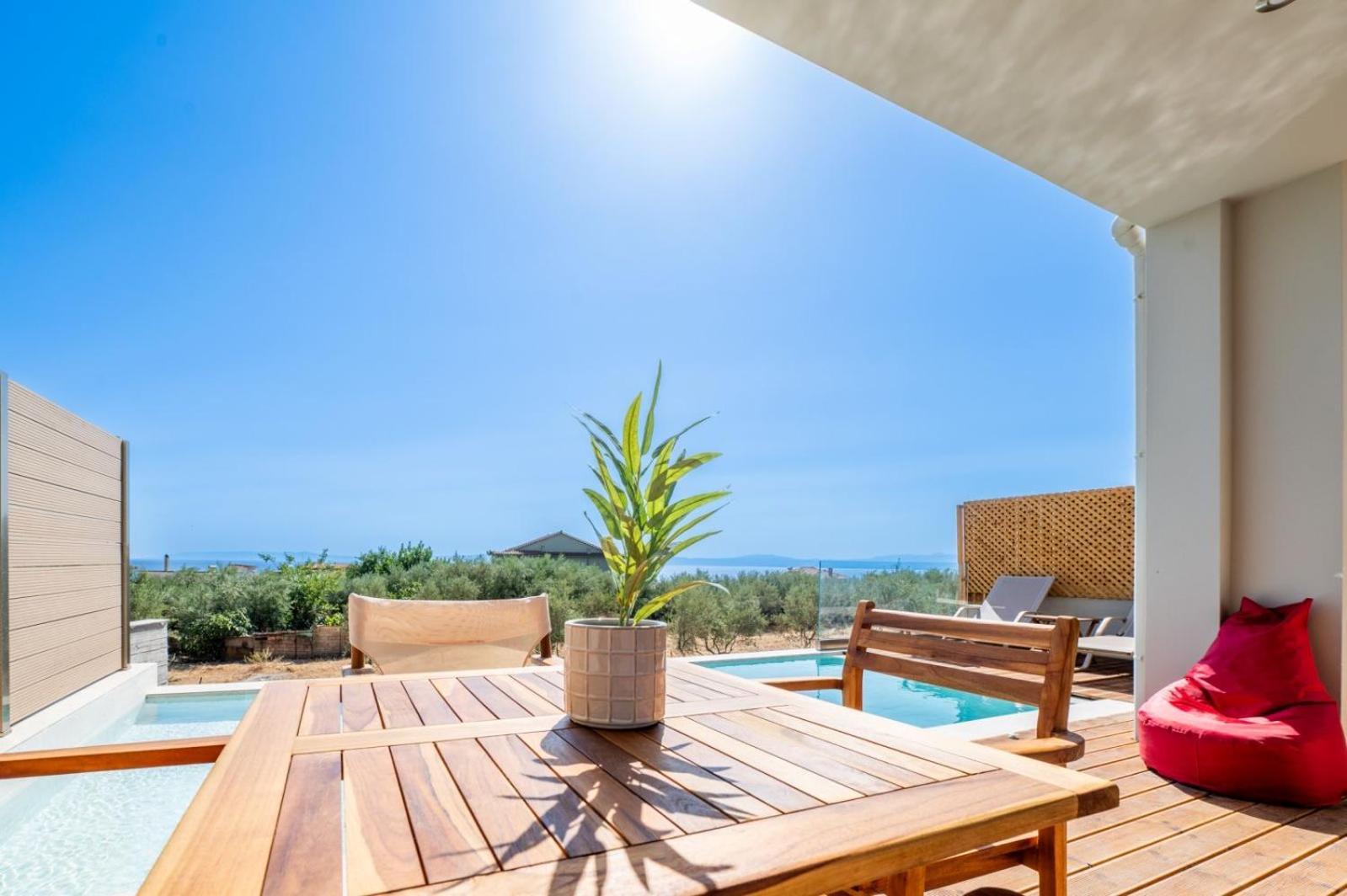 Petradi Suites Каламата Екстериор снимка