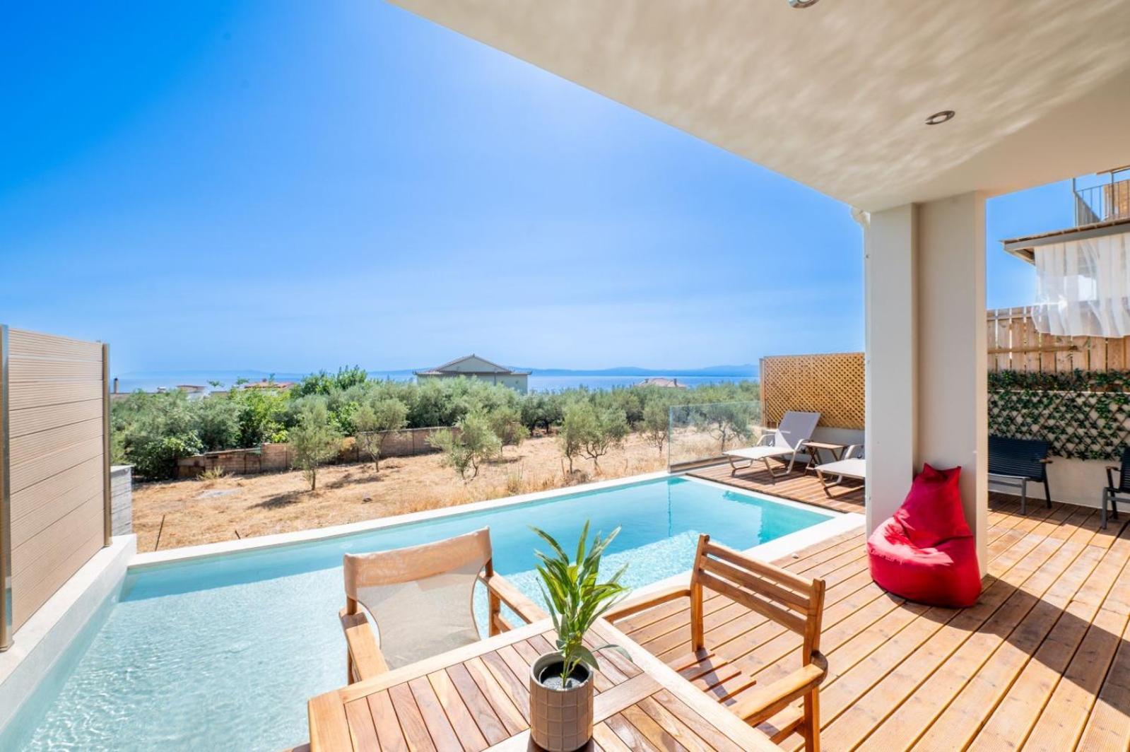 Petradi Suites Каламата Екстериор снимка