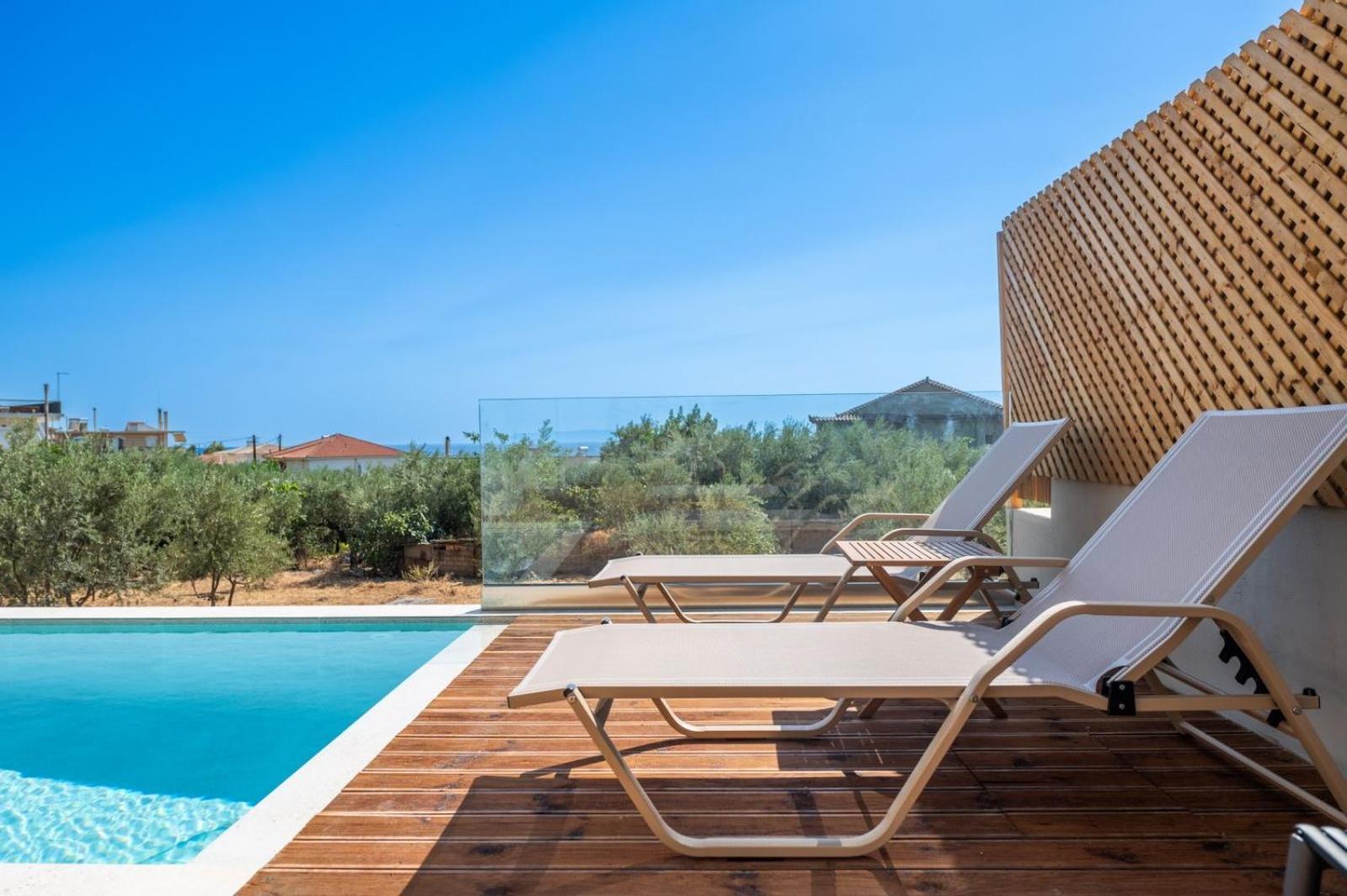Petradi Suites Каламата Екстериор снимка