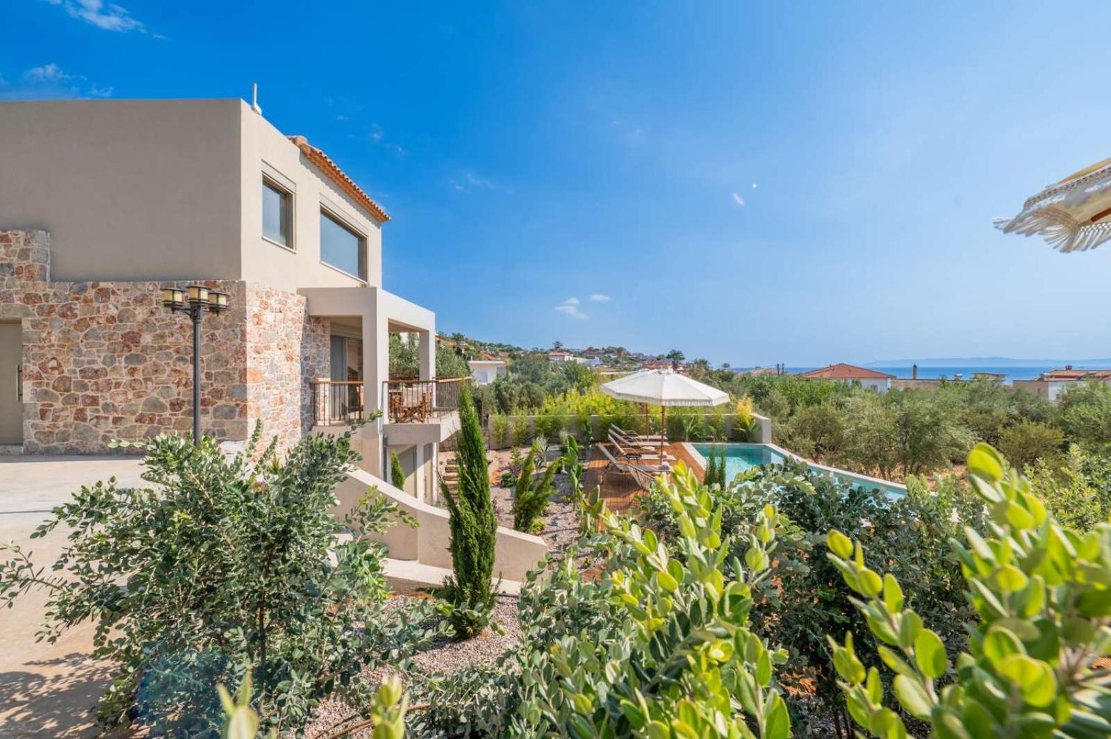 Petradi Suites Каламата Екстериор снимка