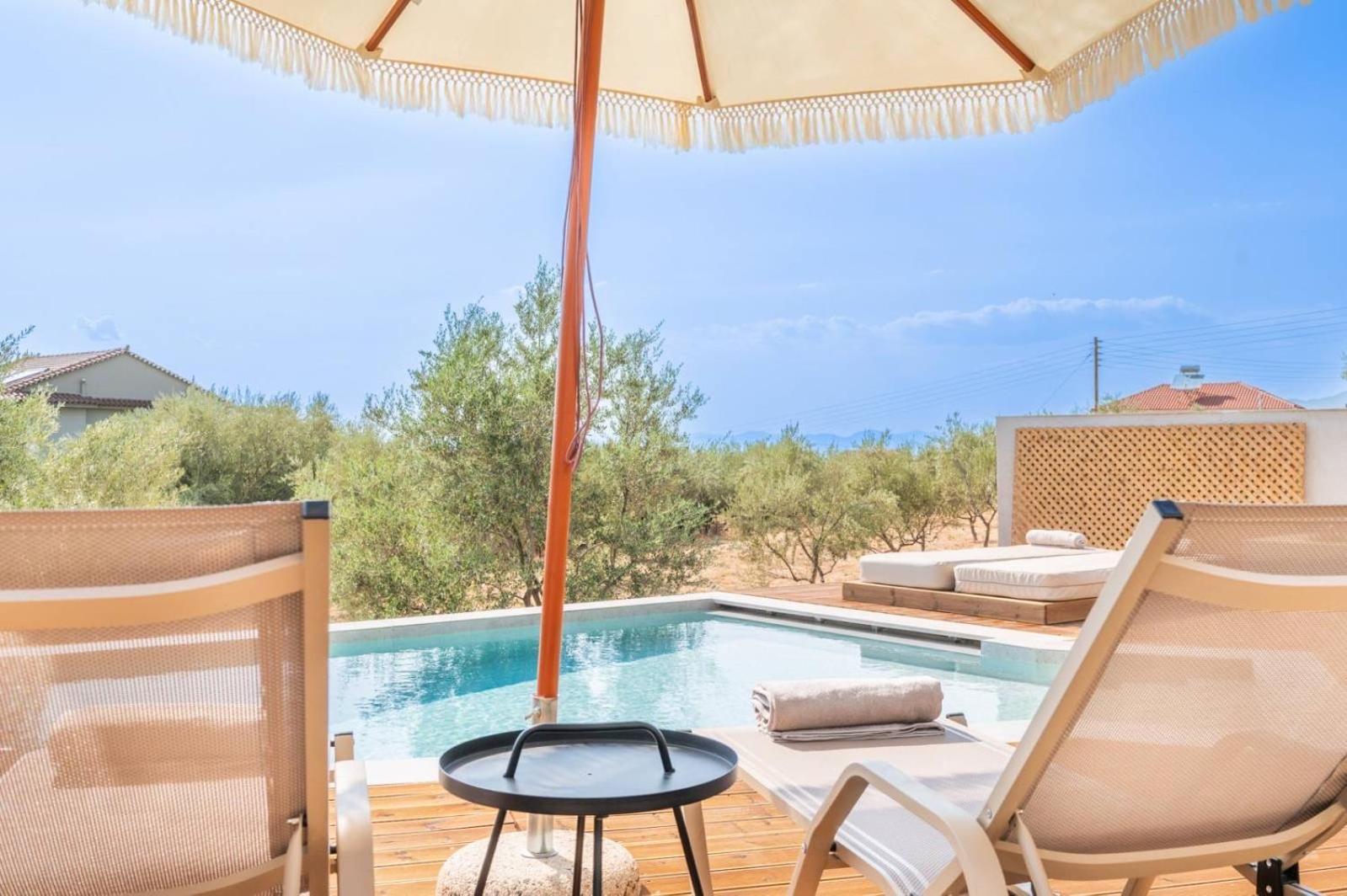 Petradi Suites Каламата Екстериор снимка