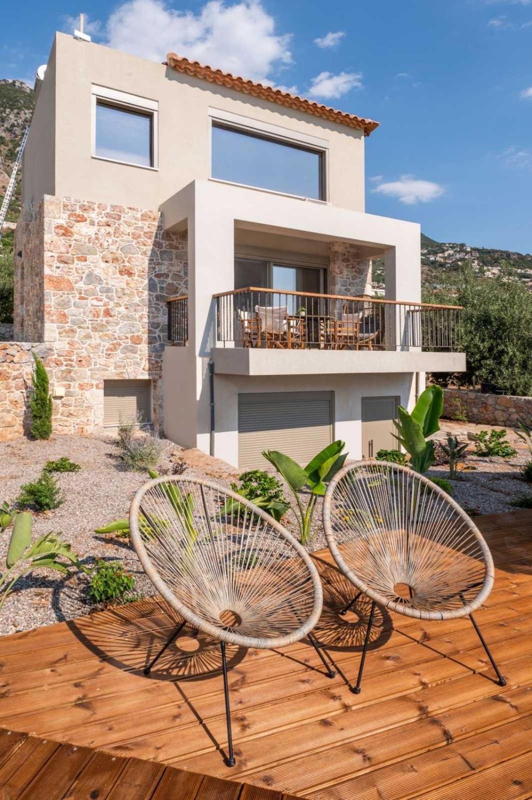 Petradi Suites Каламата Екстериор снимка