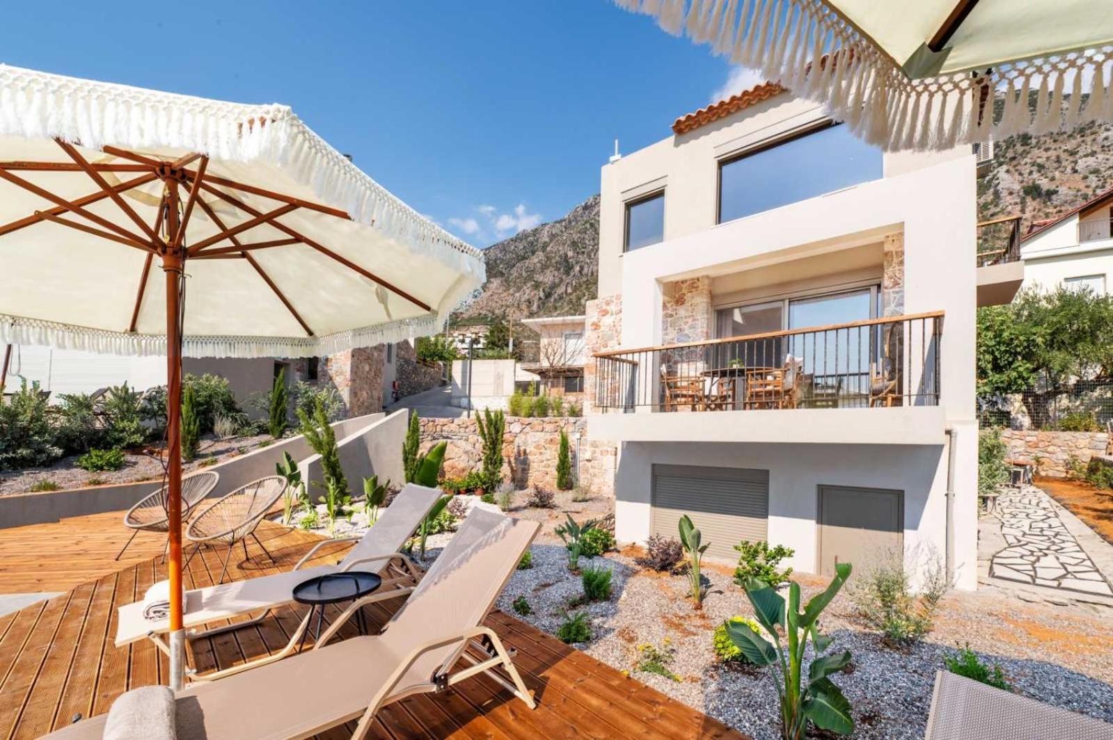 Petradi Suites Каламата Екстериор снимка
