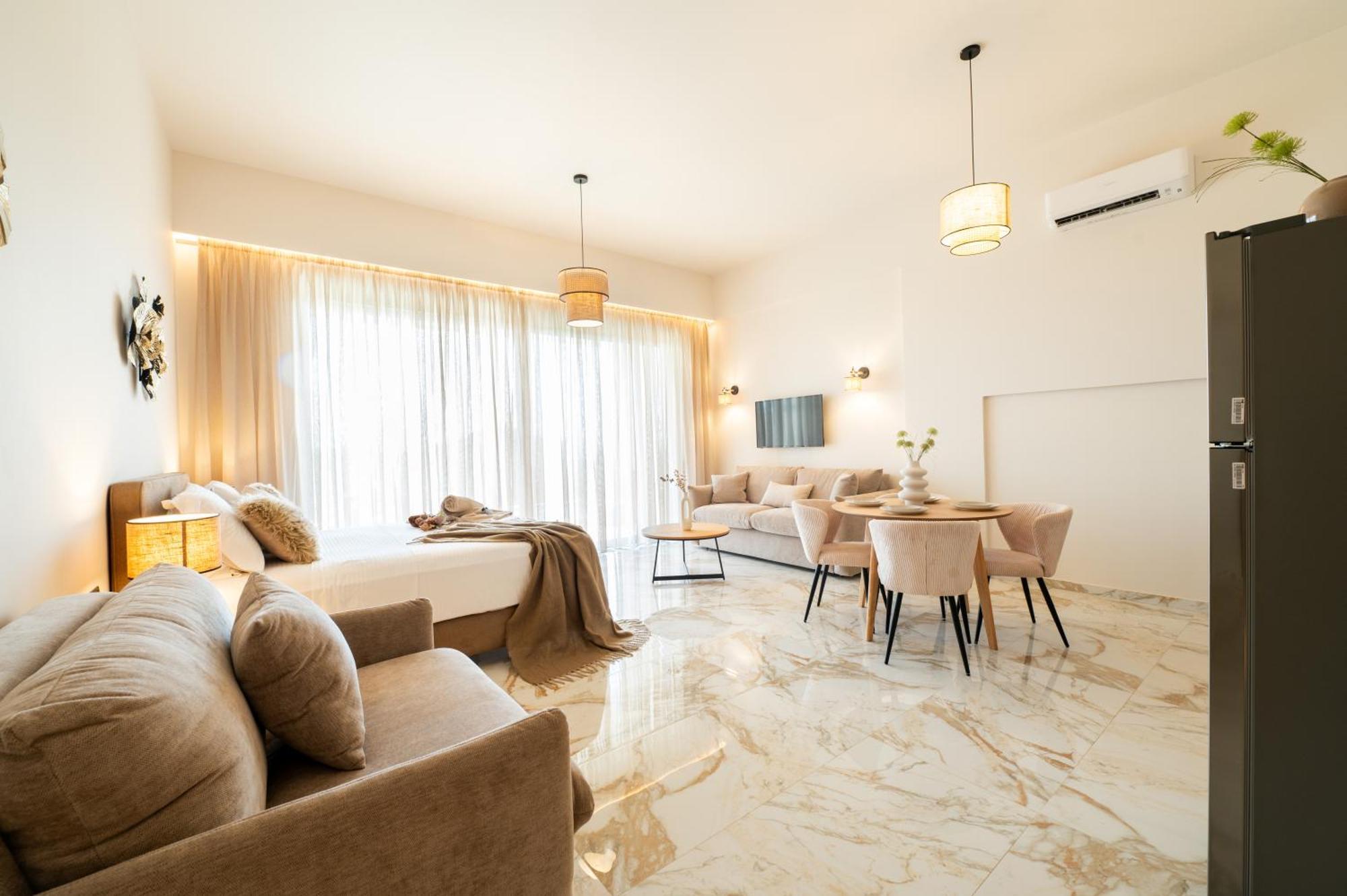 Petradi Suites Каламата Екстериор снимка