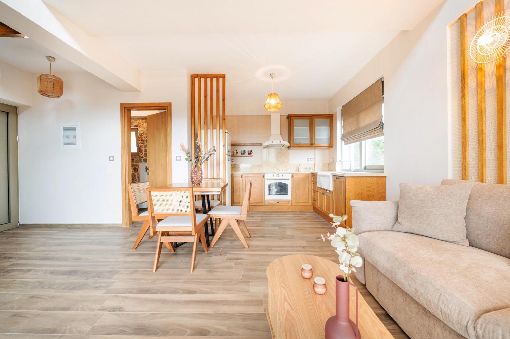 Petradi Suites Каламата Екстериор снимка