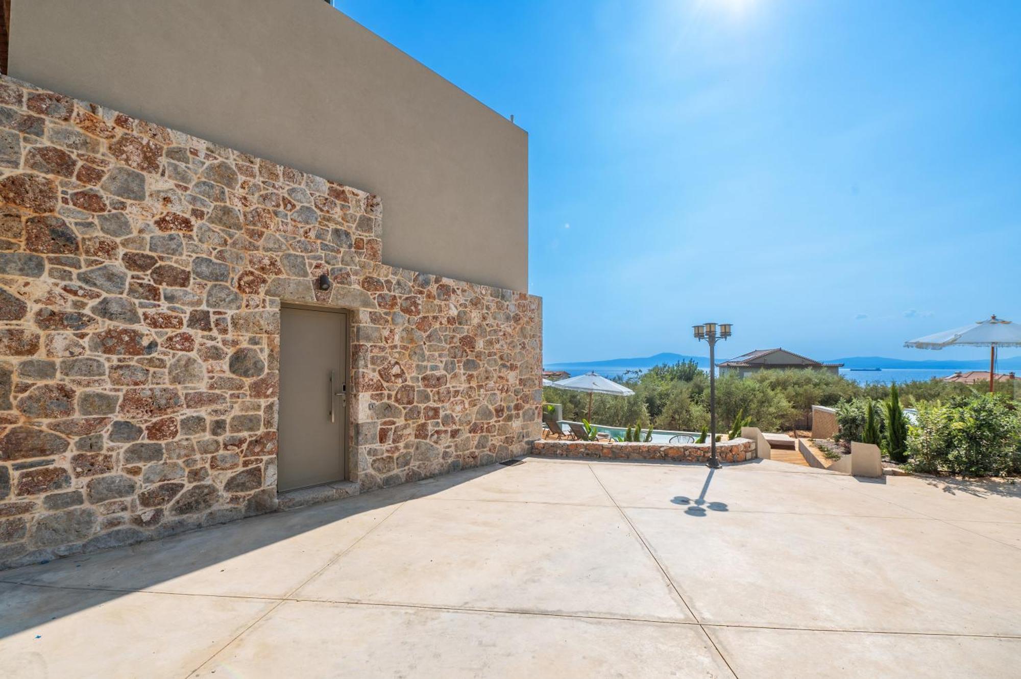 Petradi Suites Каламата Екстериор снимка