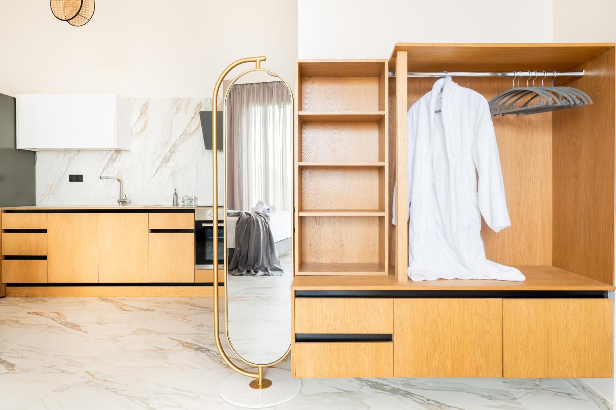 Petradi Suites Каламата Екстериор снимка