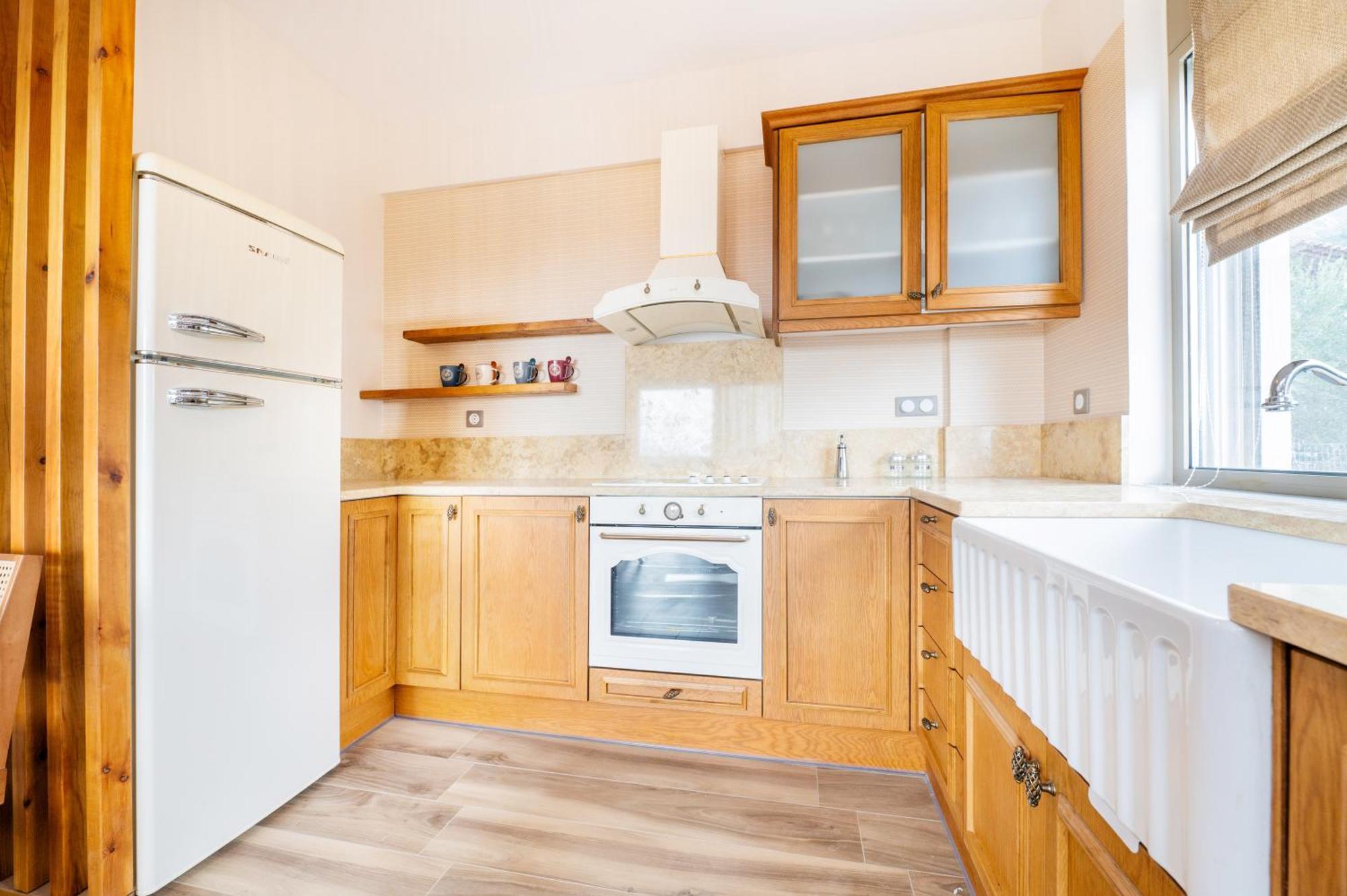 Petradi Suites Каламата Екстериор снимка
